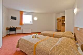 Отель Green Vilnius hotel Вильнюс Двухместный номер с 2 отдельными кроватями-8