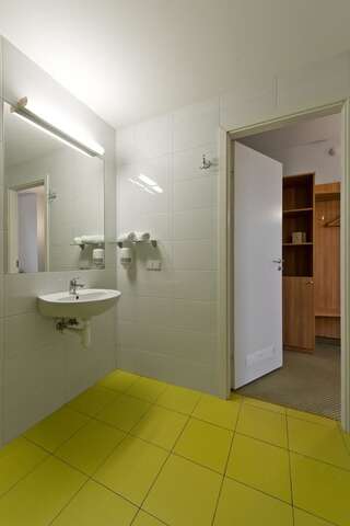 Отель Green Vilnius hotel Вильнюс Четырехместный номер-5